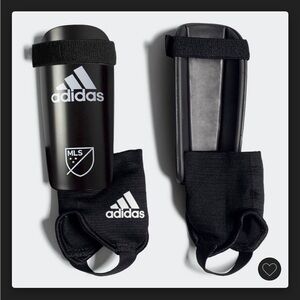 Adidas Black/White Youth Soccer Shin Guards. Size Small